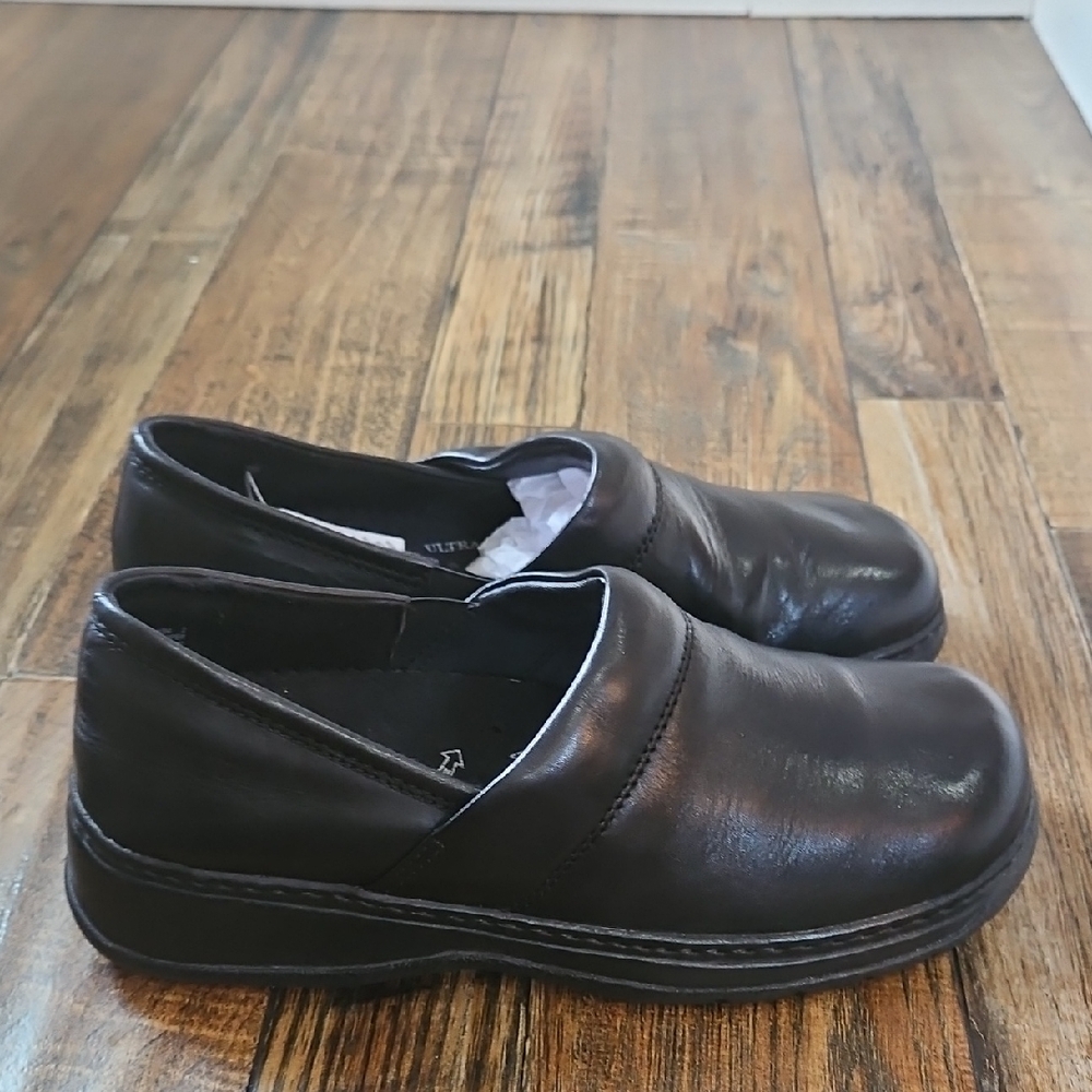 NWT‎ Cobbie Cuddlers Women's Black Leather Mules